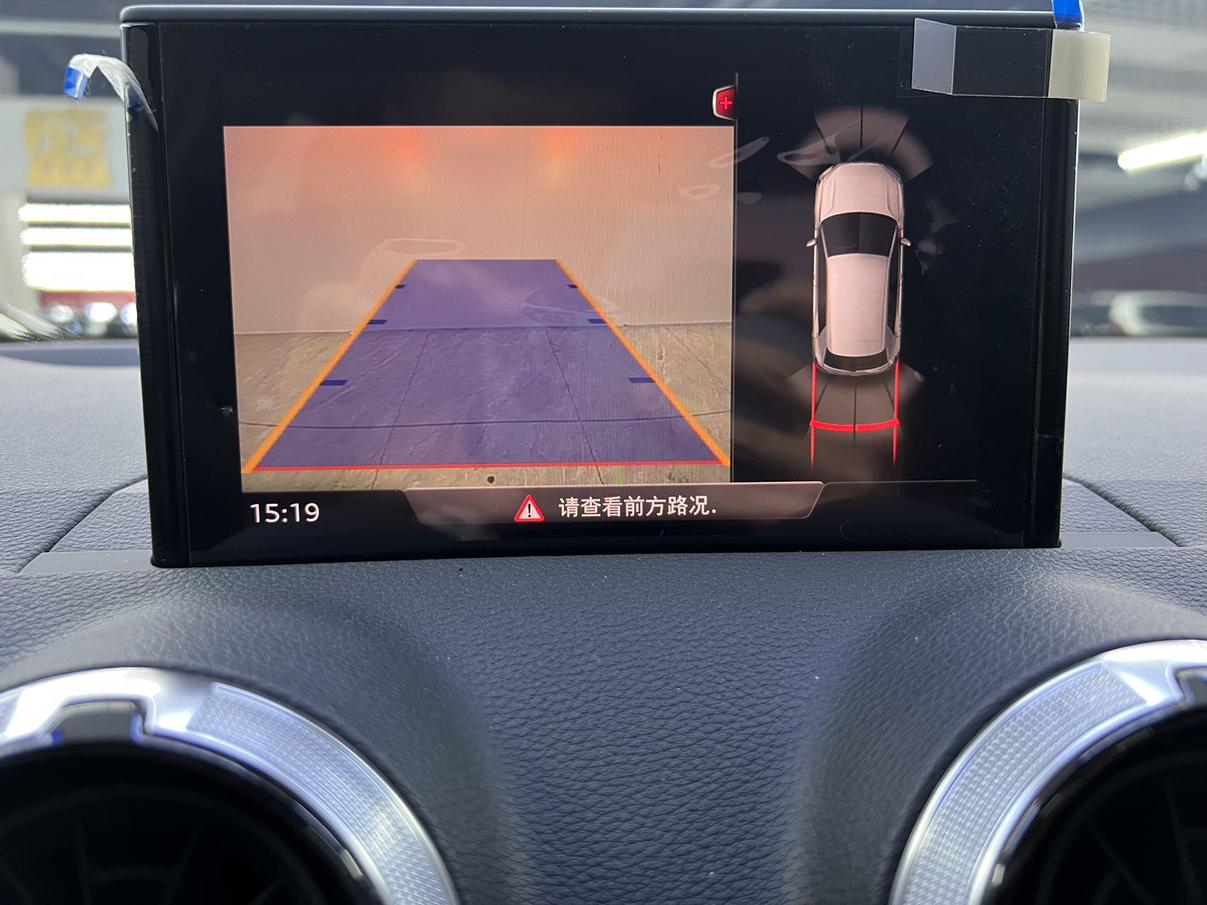 Audi Q2L 2022, фото 9