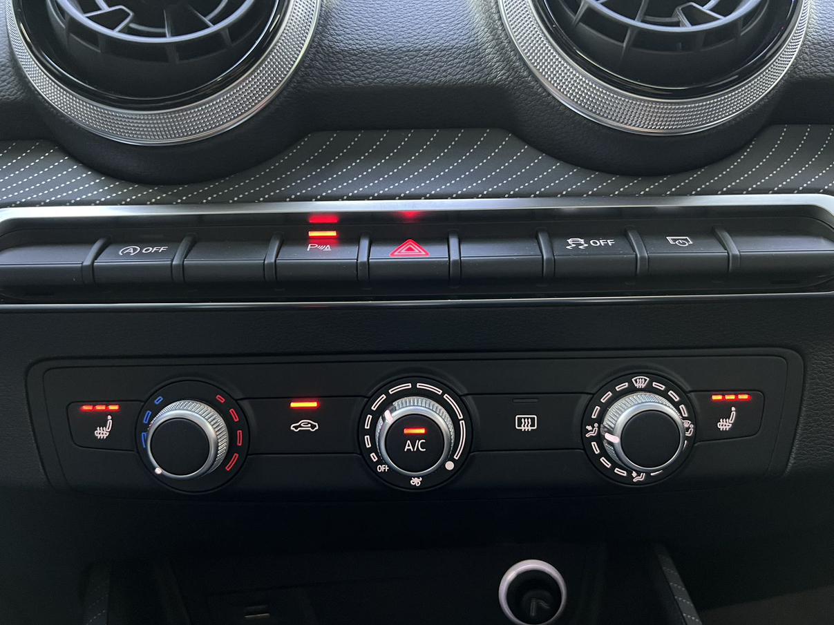 Audi Q2L 2022, фото 11
