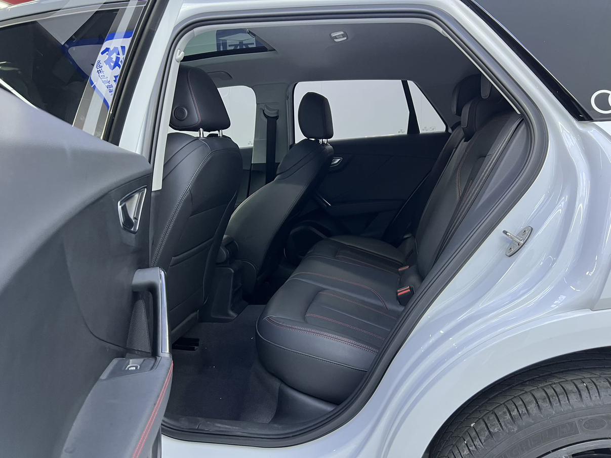 Audi Q2L 2022, фото 13