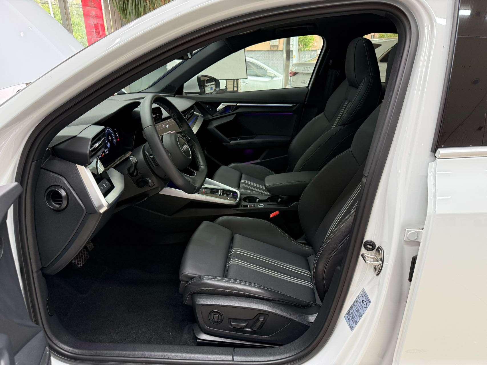 Audi A3 2023, фото 16