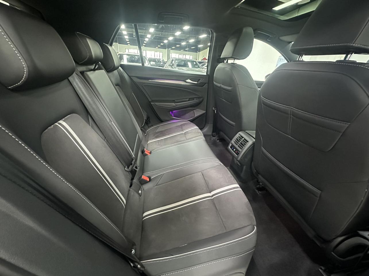 Volkswagen Golf 2023, фото 10
