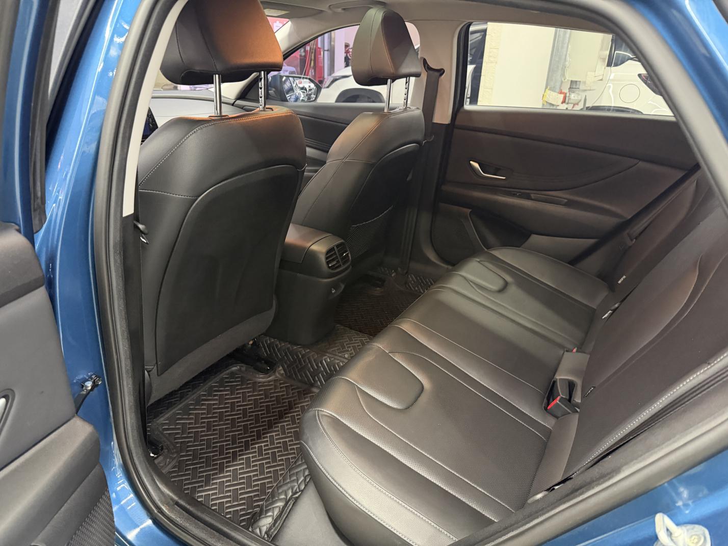 Hyundai Elantra 2023, фото 15