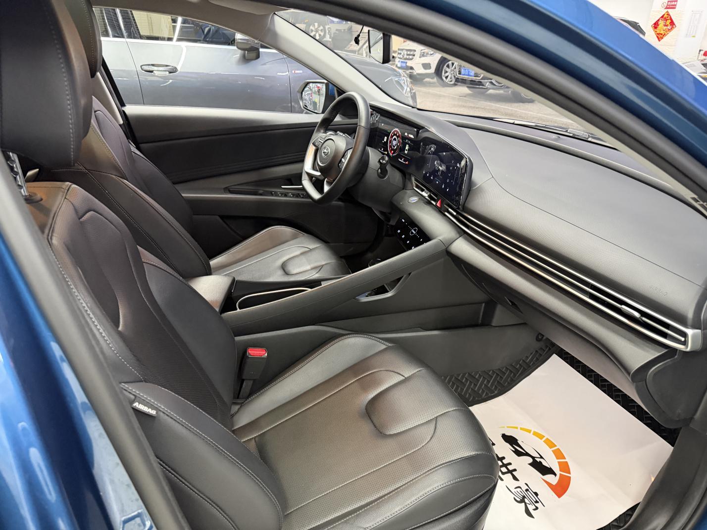 Hyundai Elantra 2023, фото 17