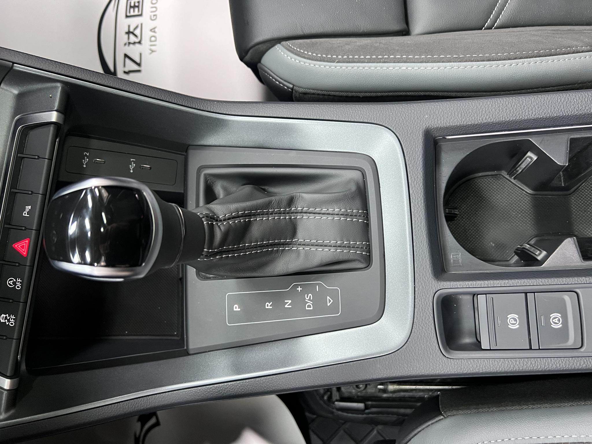 Audi Q3 Sportback 2023, фото 14