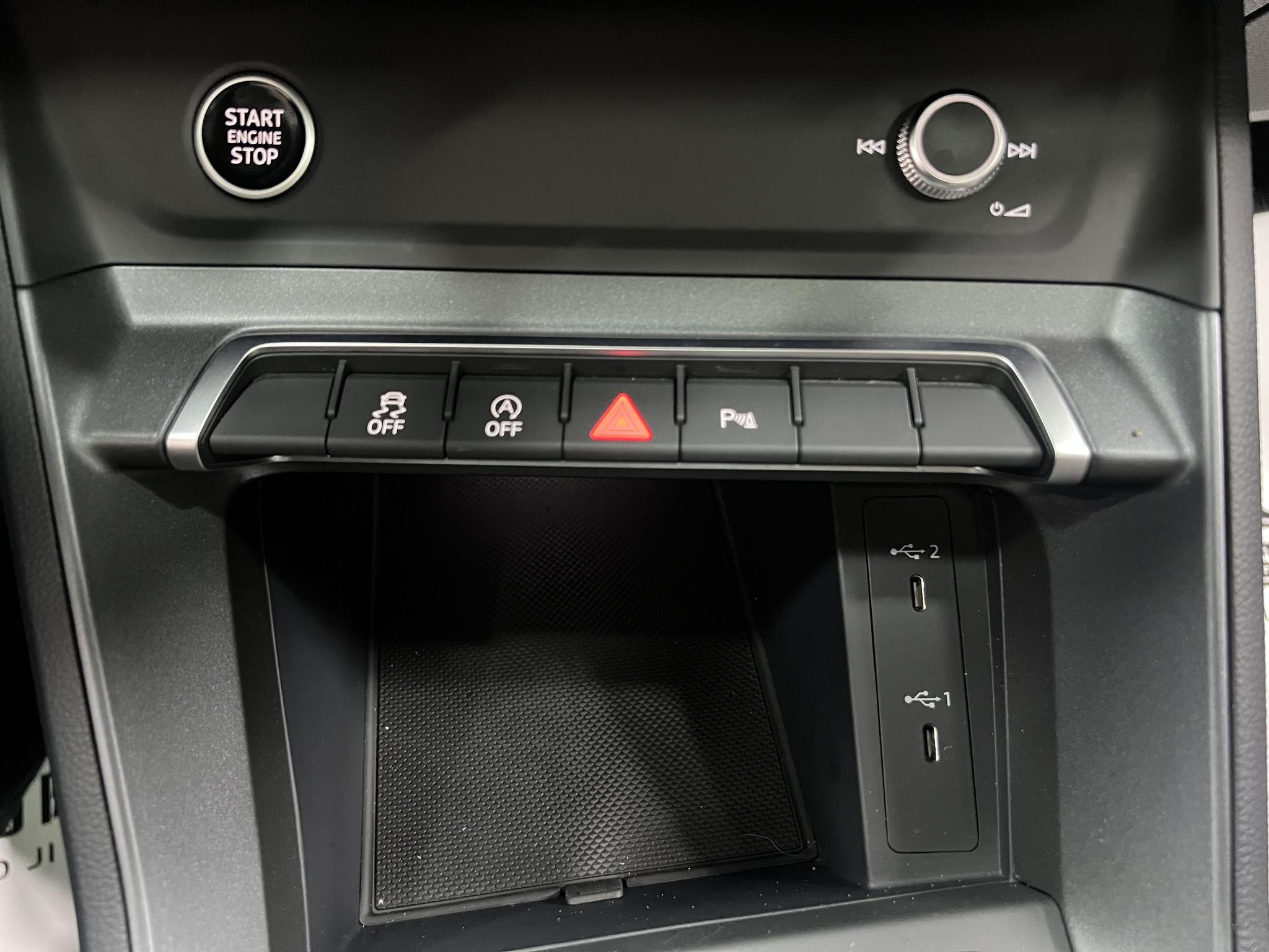 Audi Q3 Sportback 2023, фото 15