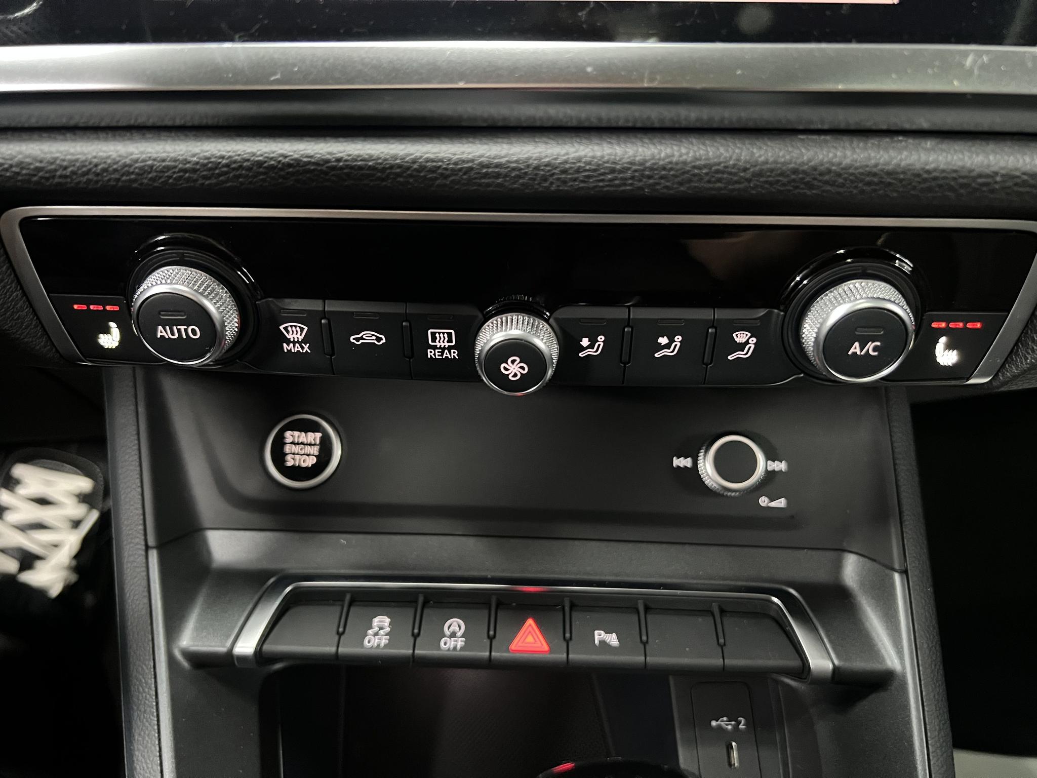 Audi Q3 Sportback 2023, фото 17