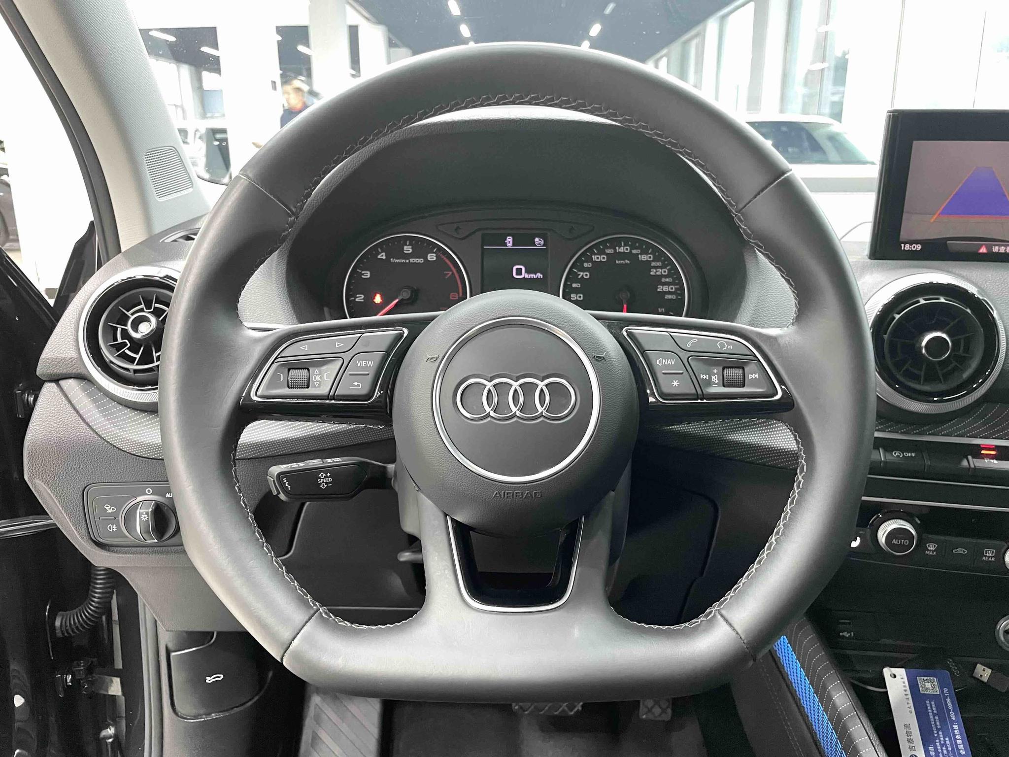 Audi Q2L 2022, фото 8