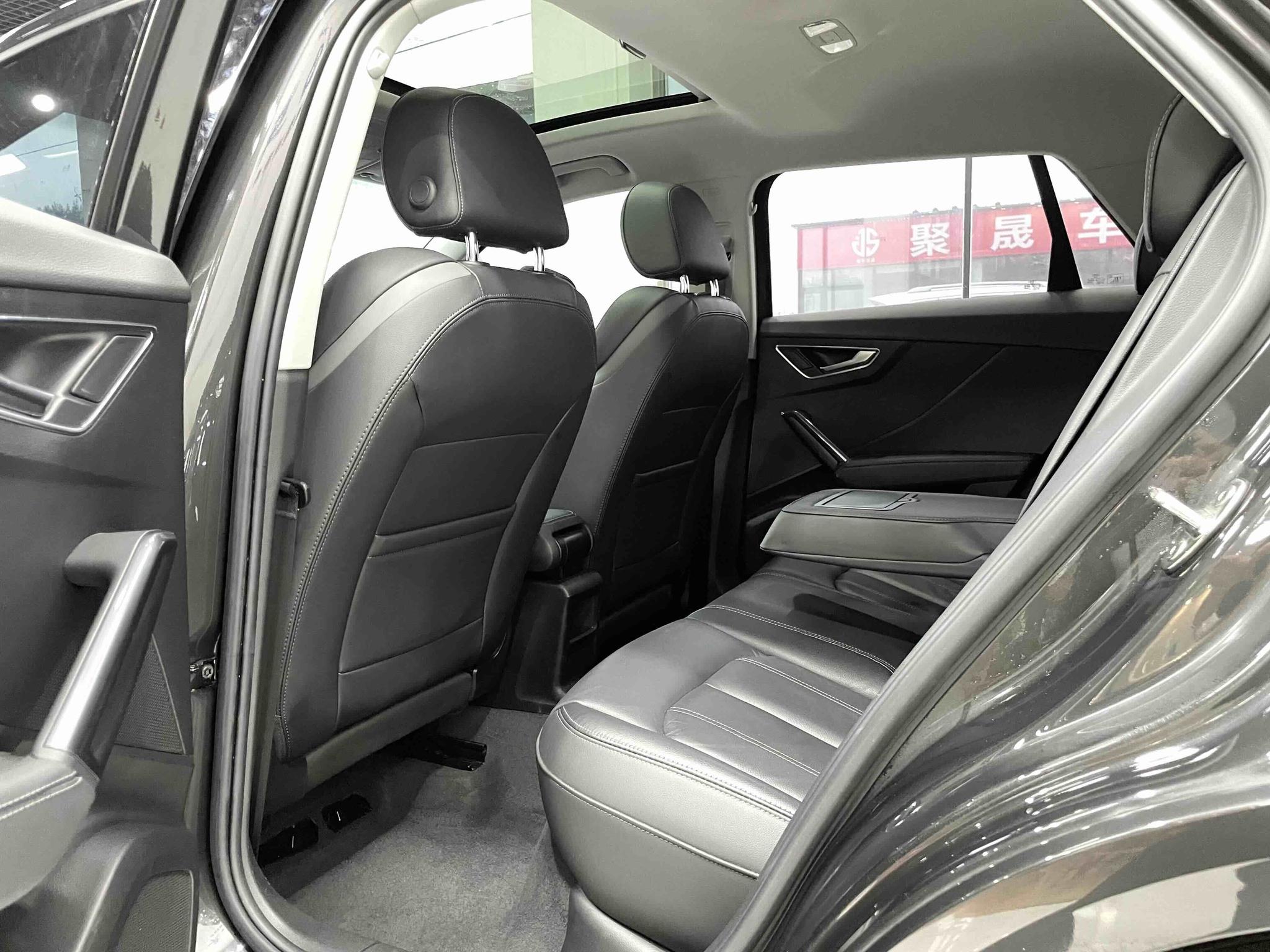 Audi Q2L 2022, фото 10