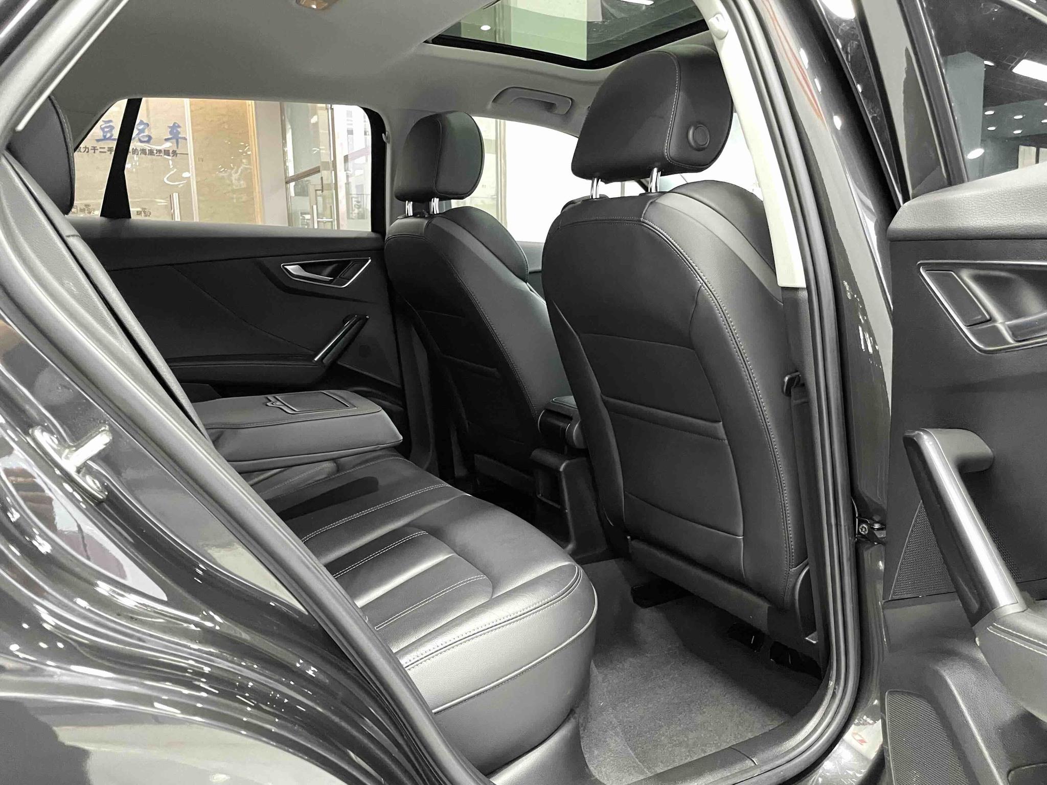 Audi Q2L 2022, фото 13