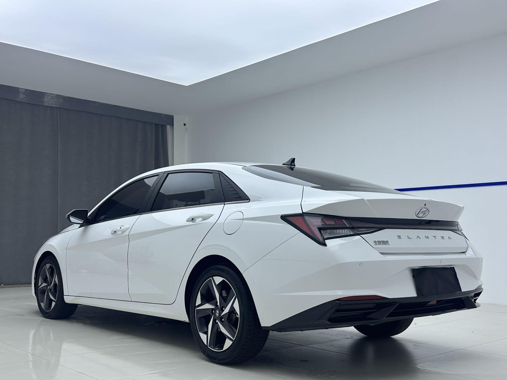 Hyundai Elantra 2022, фото 4