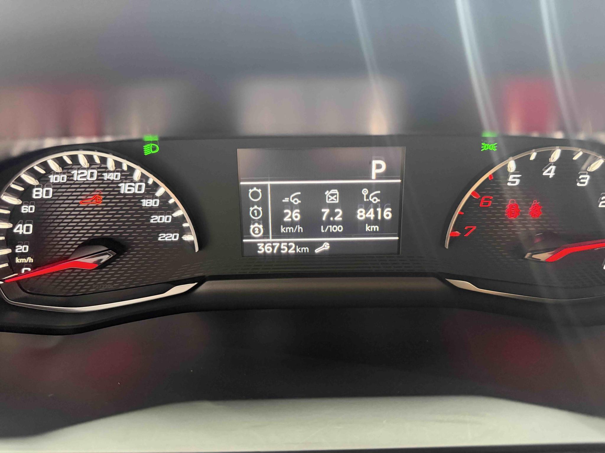 Peugeot 2008 2022, фото 8