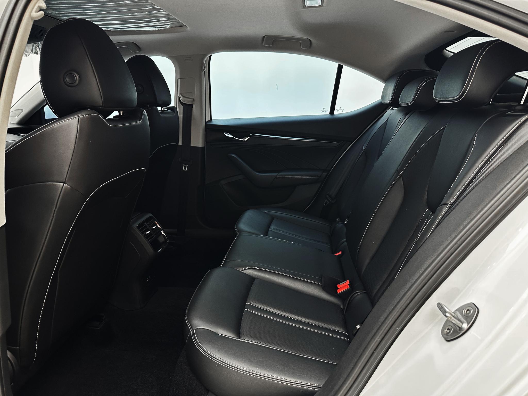 Skoda Octavia 2023, фото 16