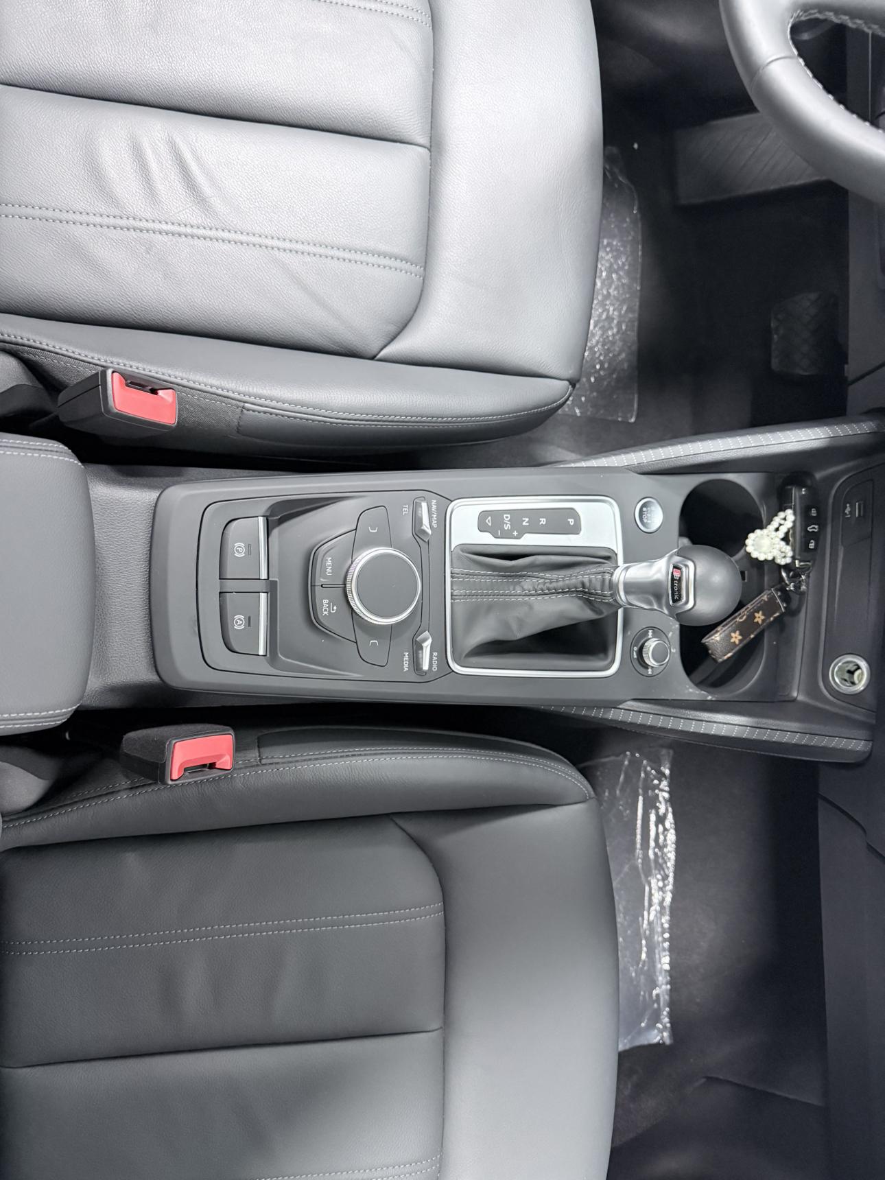 Audi Q2L 2022, фото 14