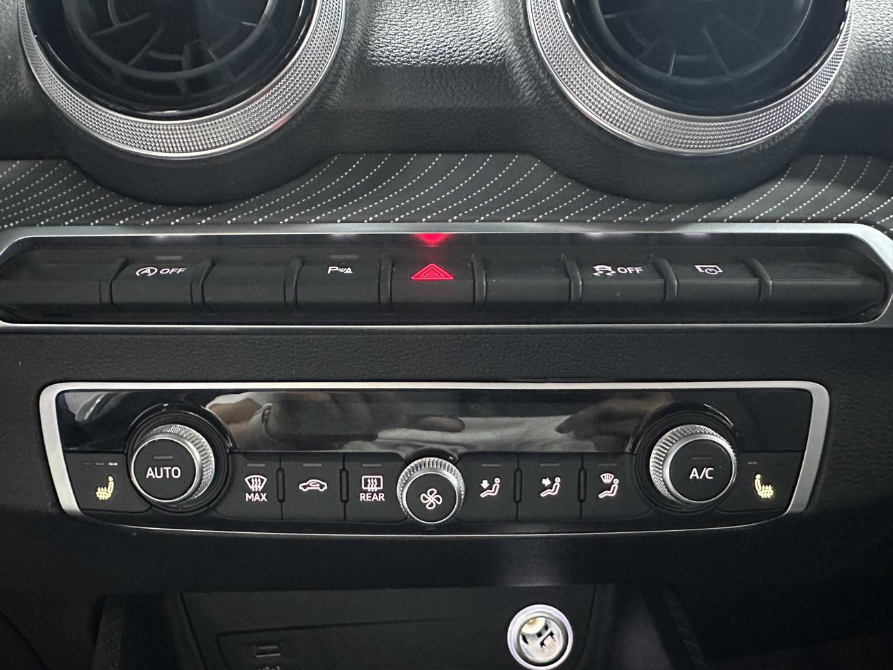 Audi Q2L 2022, фото 16