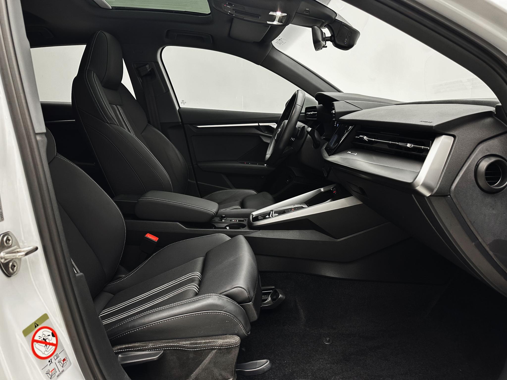 Audi A3 2021, фото 17