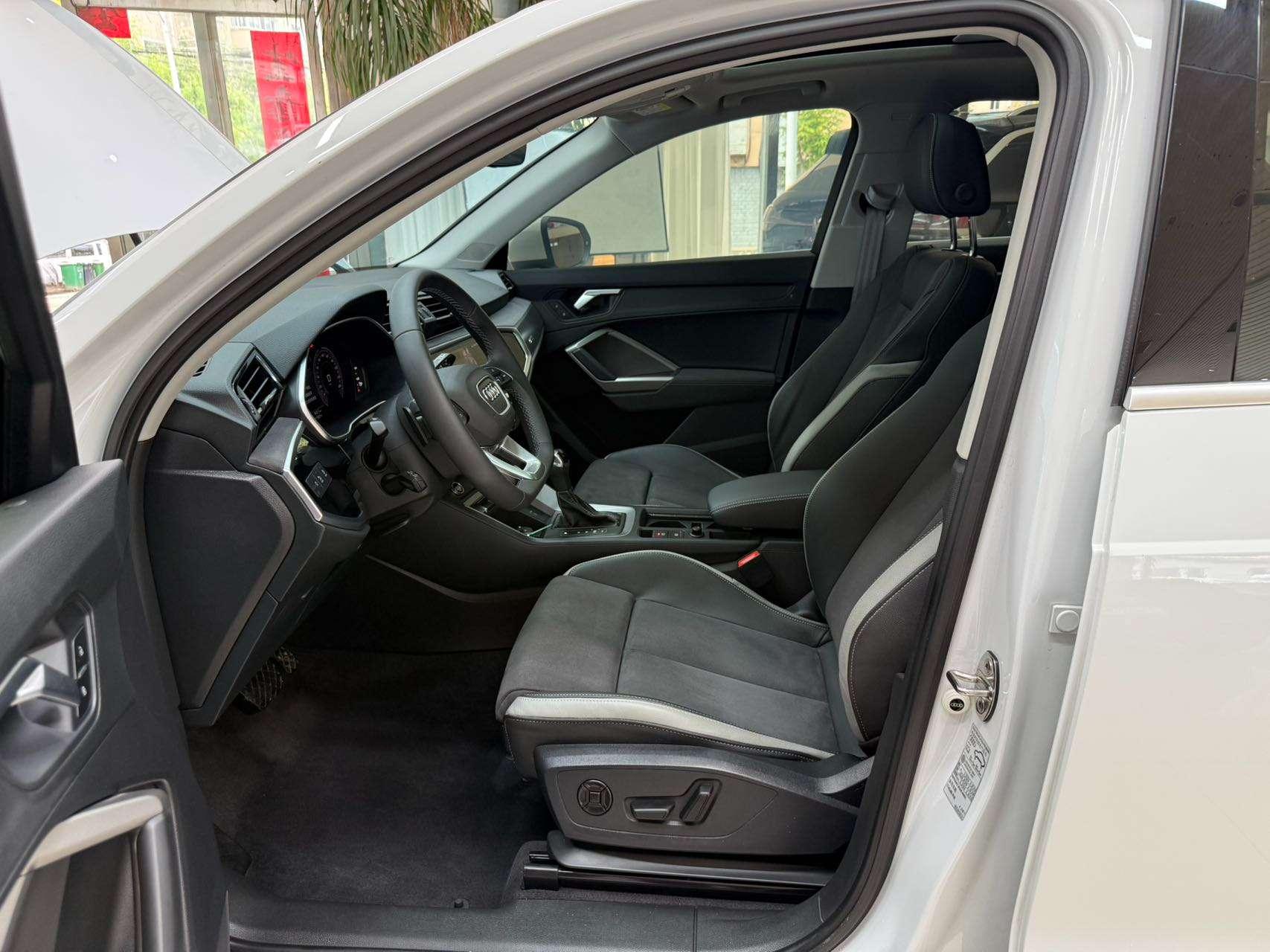 Audi Q3 2023, фото 16