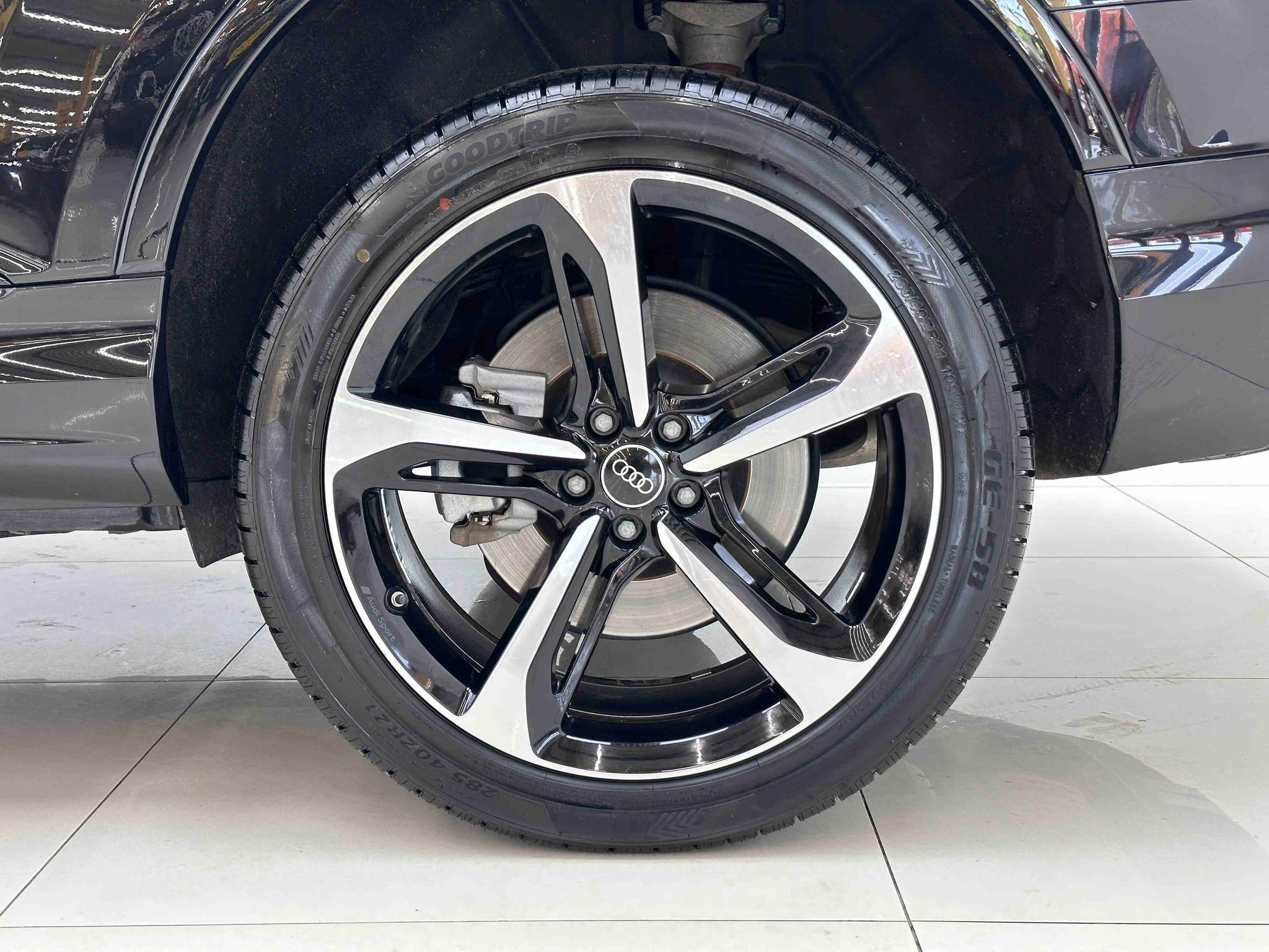 Audi Q7 2023, фото 16