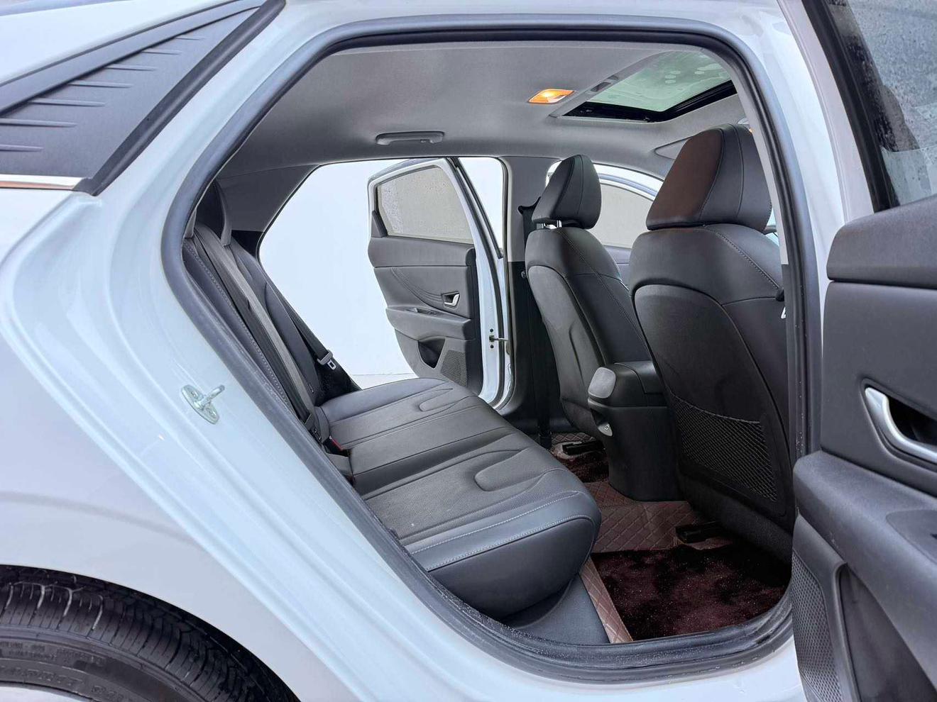 Hyundai Elantra 2021, фото 16