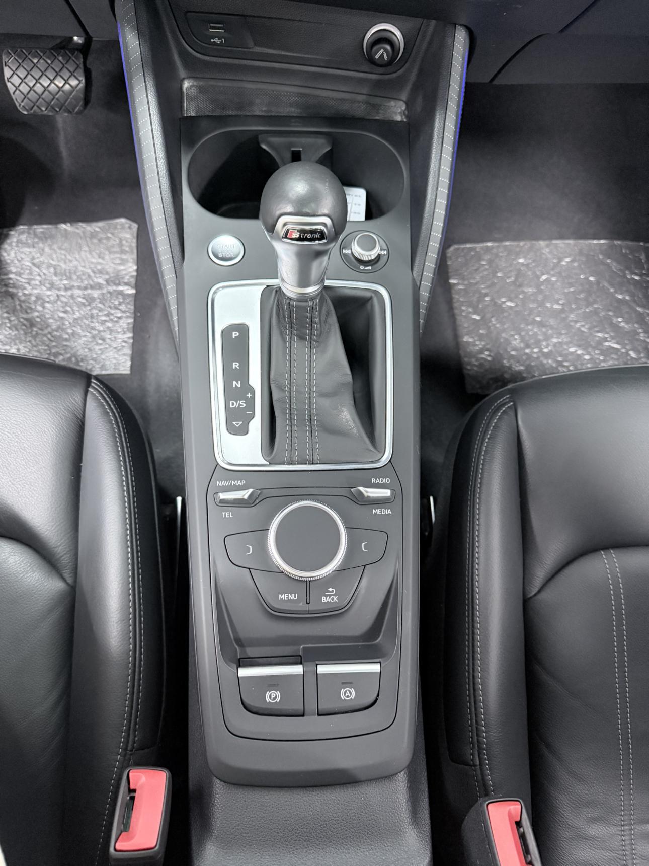 Audi Q2L 2022, фото 14