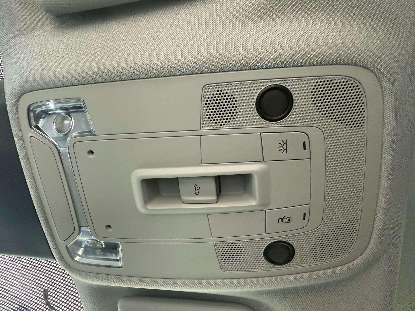 Audi Q2L 2022, фото 14