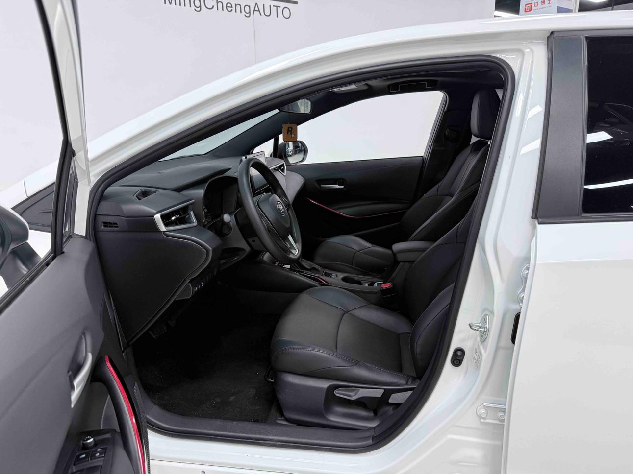 Toyota Corolla 2022, фото 10