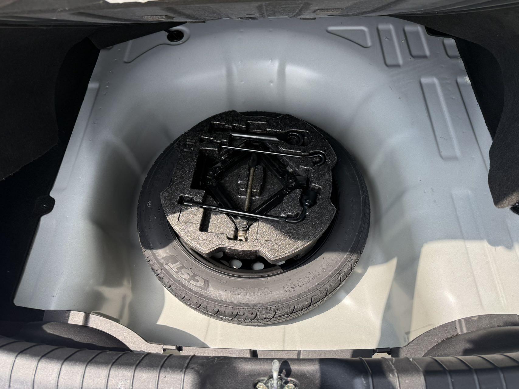 Hyundai Elantra 2022, фото 17