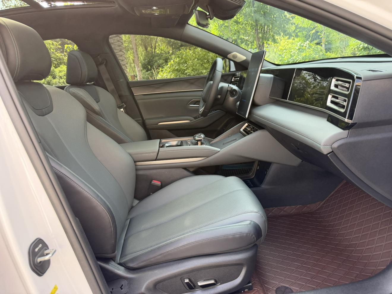 BYD Qin L DM 2024, фото 14