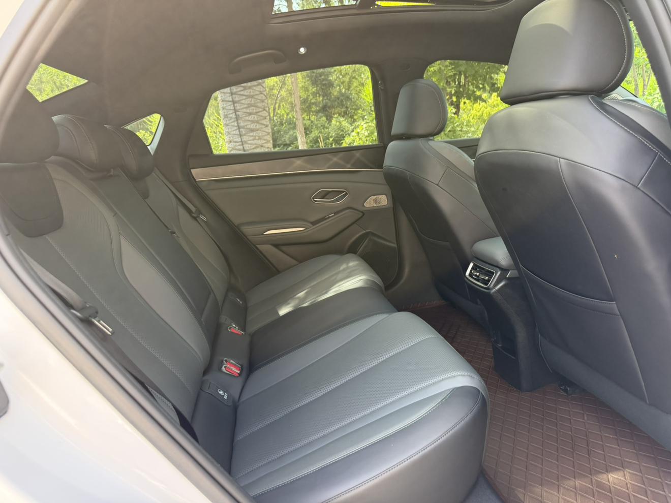 BYD Qin L DM 2024, фото 15