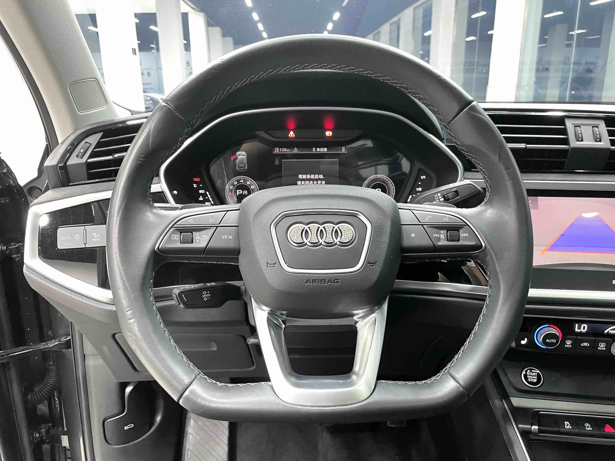 Audi Q3 2023, фото 8