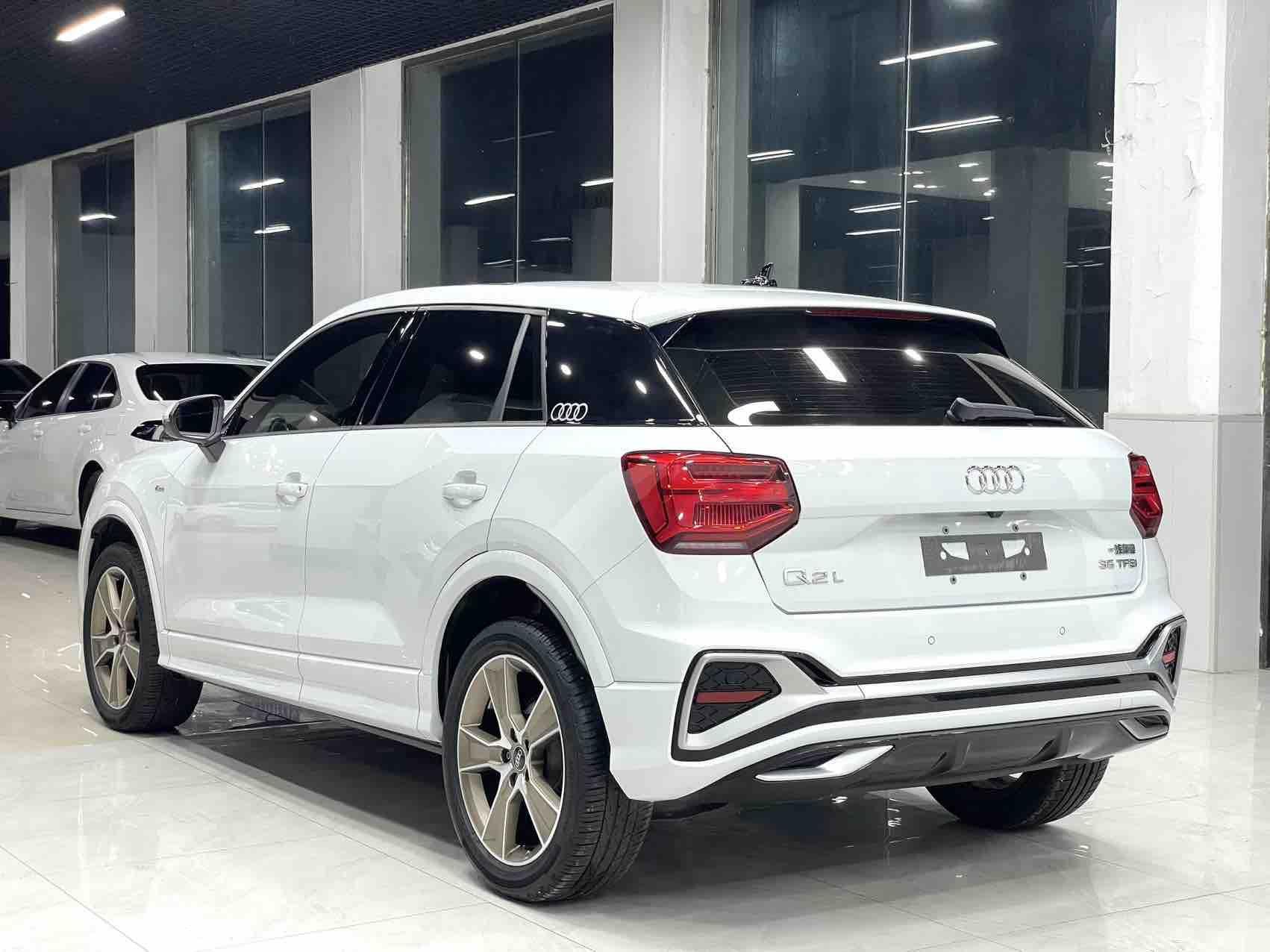 Audi Q2L 2022, фото 4