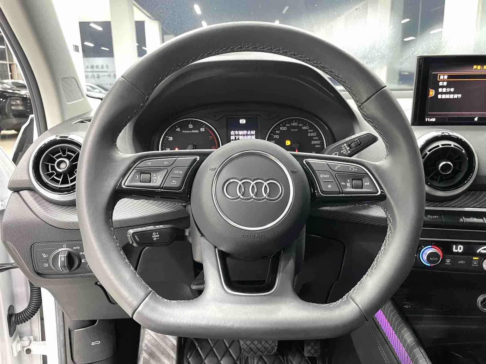 Audi Q2L 2022, фото 8