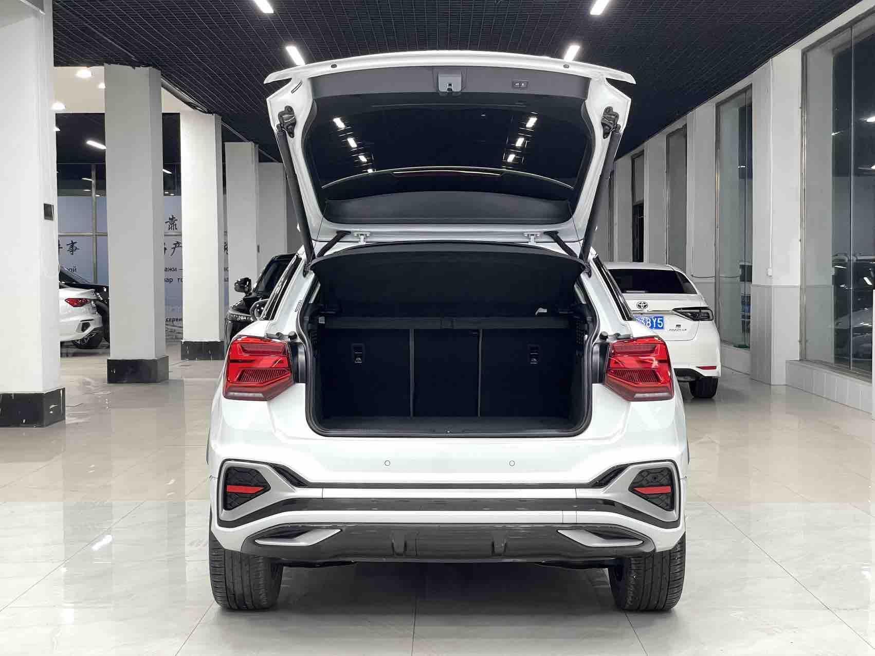 Audi Q2L 2022, фото 14