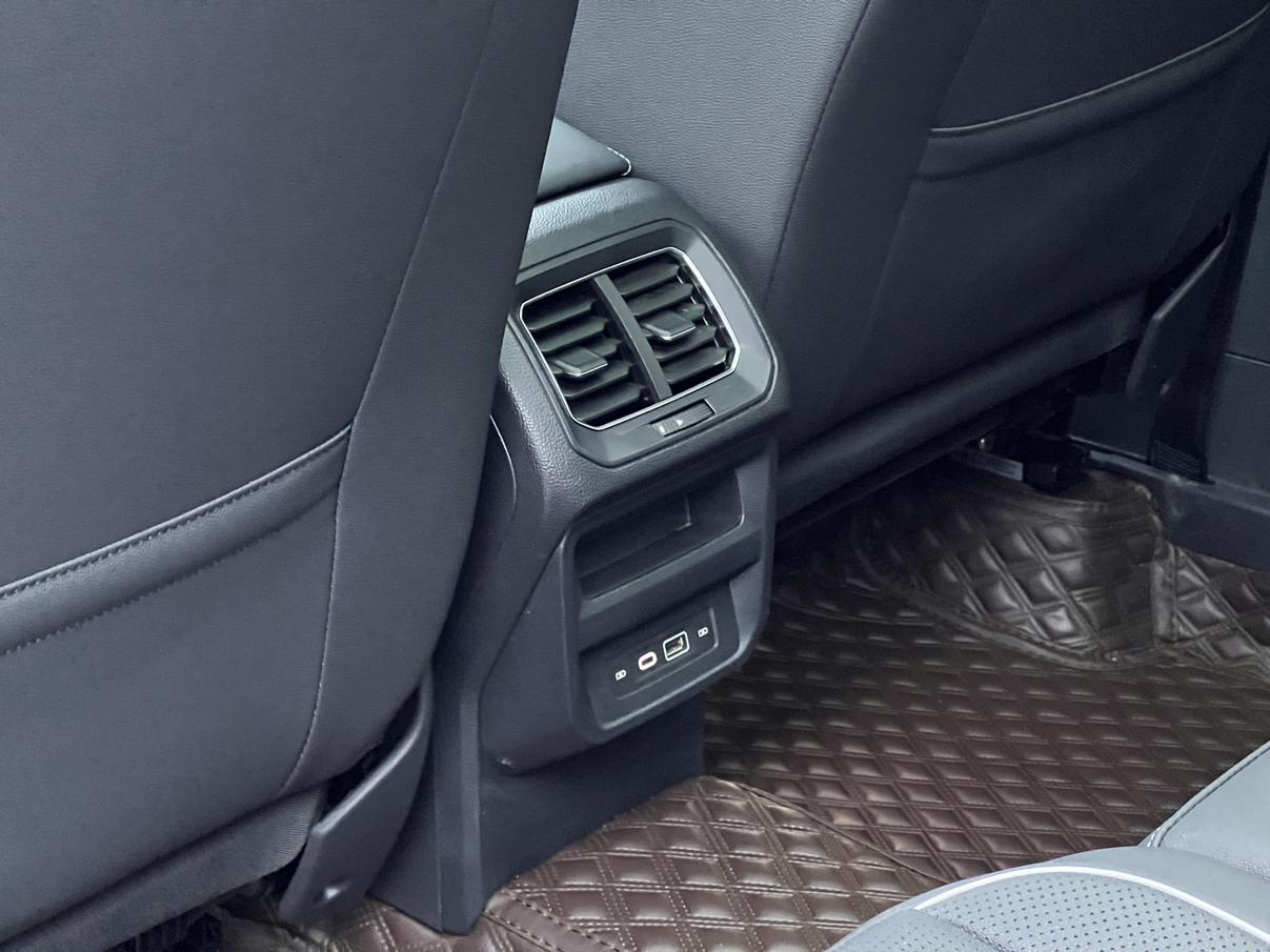 Volkswagen Tiguan 2023, фото 15