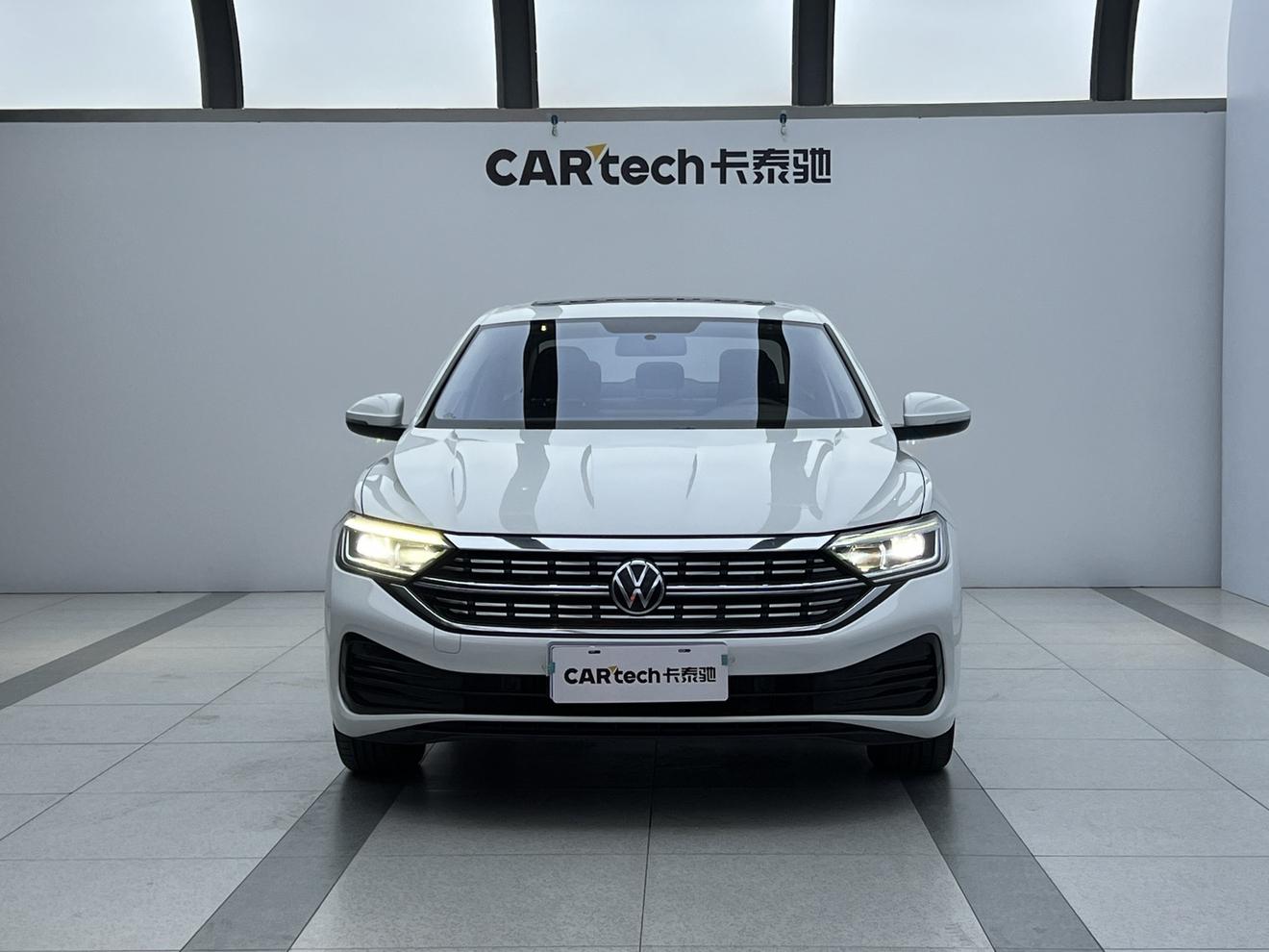 Volkswagen Jetta 2023, фото 2