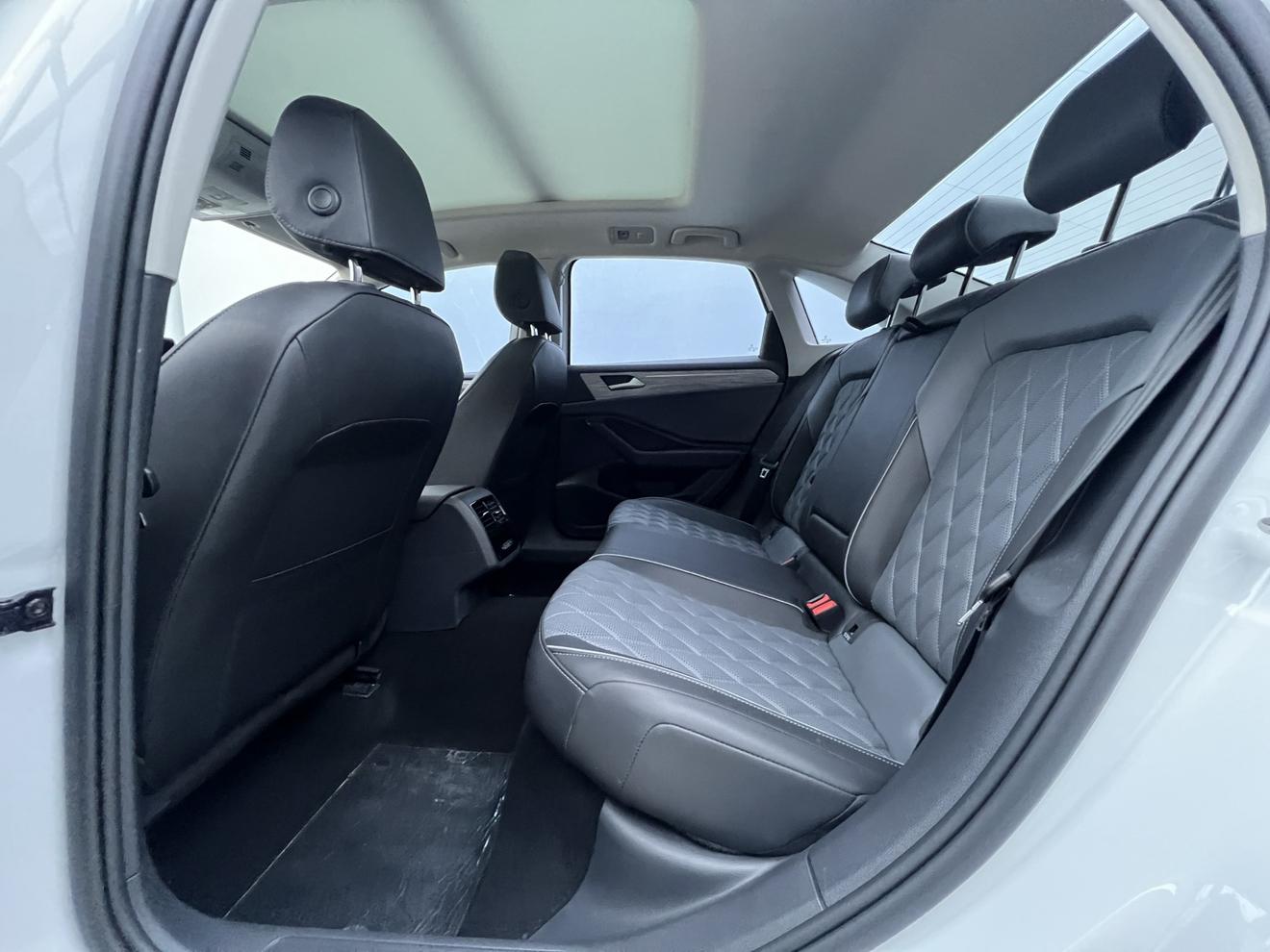Volkswagen Jetta 2023, фото 12