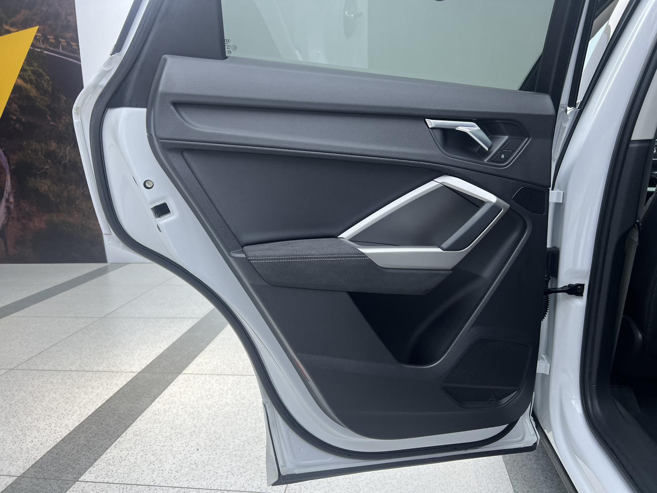 Audi Q3 2022, фото 15