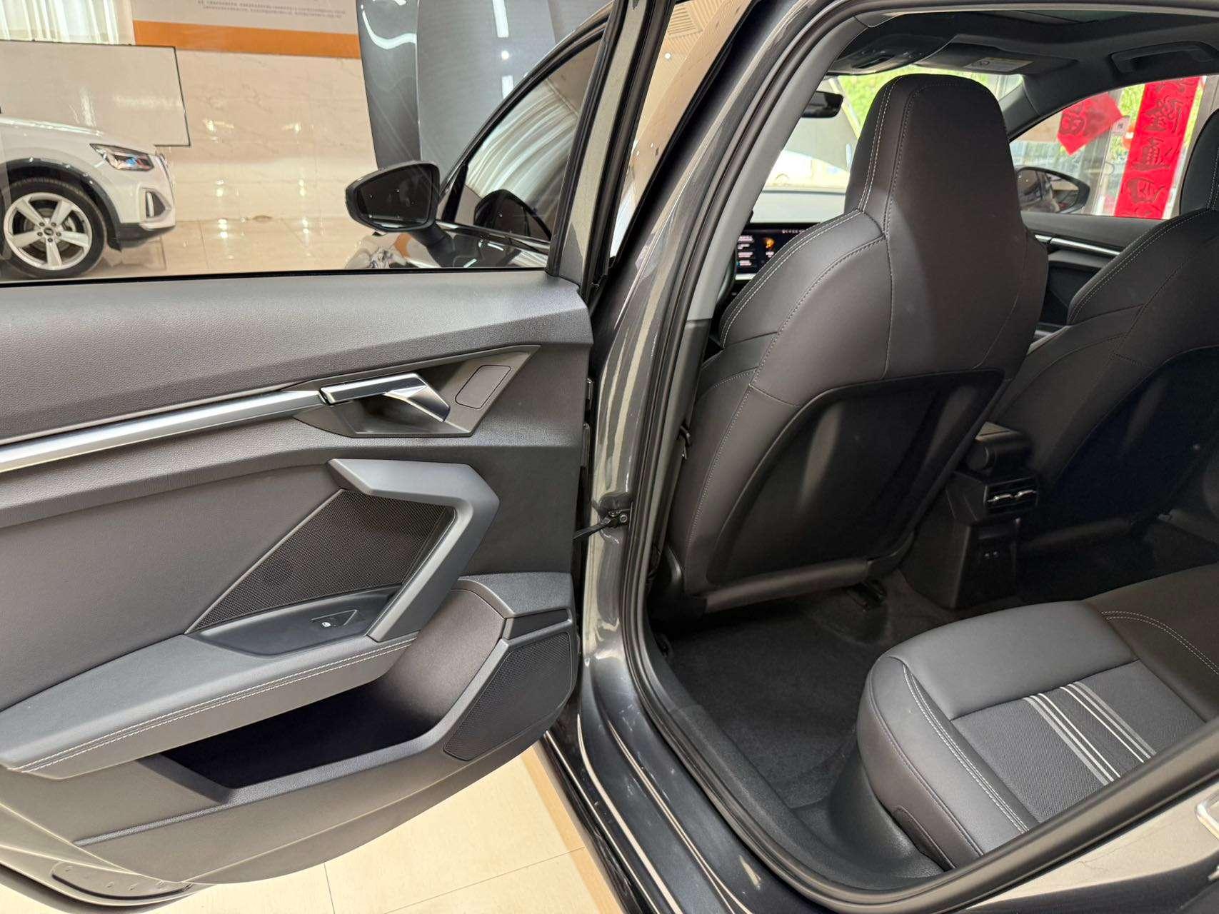 Audi A3 2022, фото 17