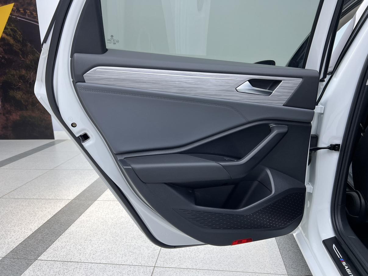 Volkswagen Jetta 2023, фото 15