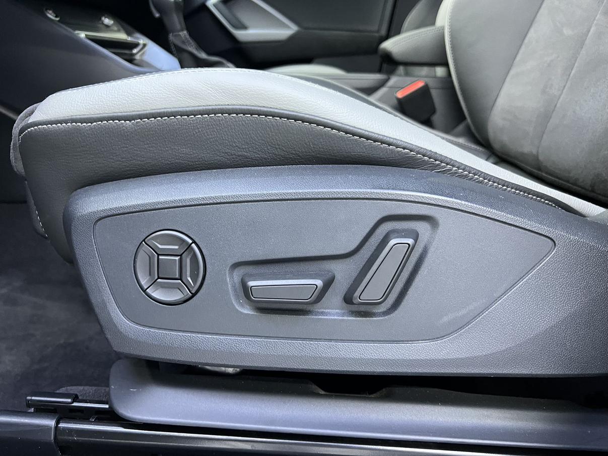Audi Q3 2023, фото 6