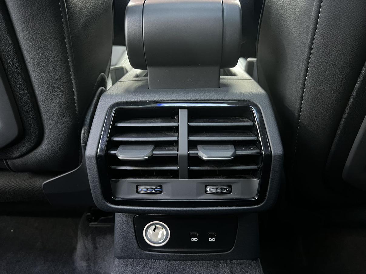 Audi Q3 2023, фото 11
