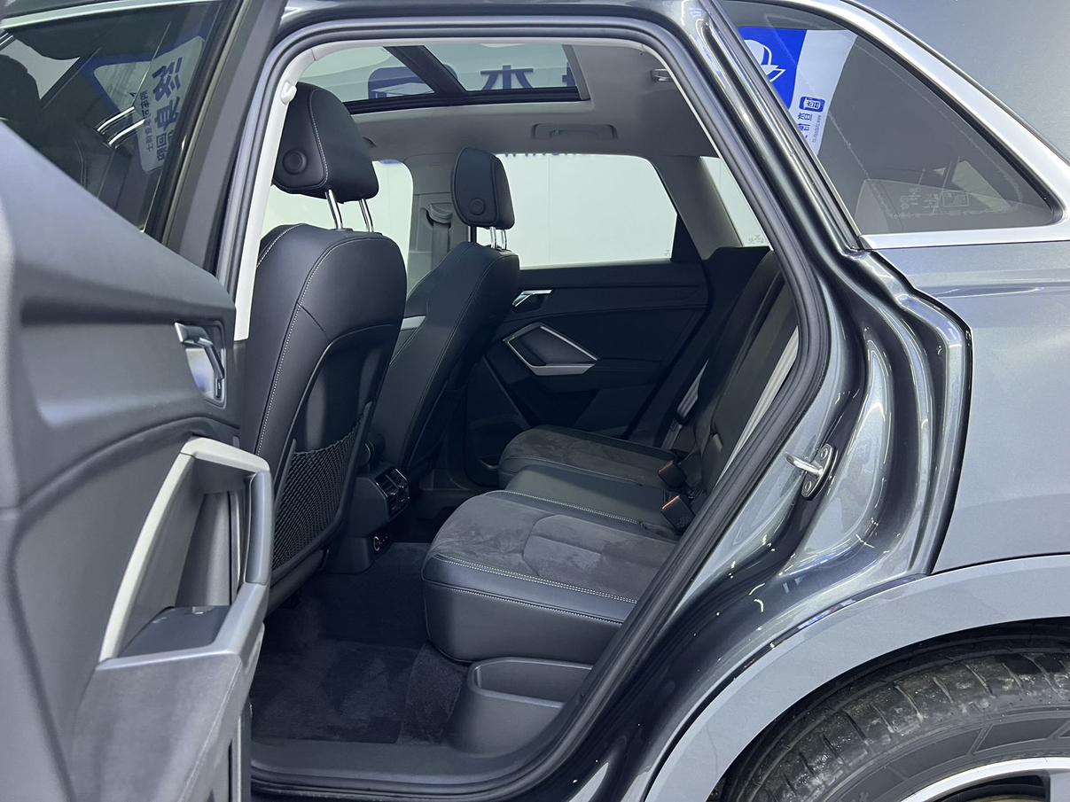 Audi Q3 2023, фото 12