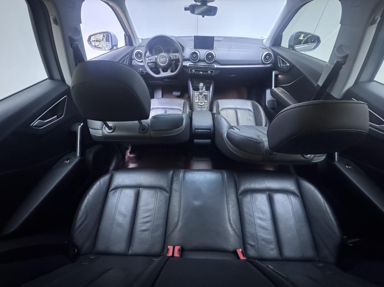 Audi Q2L 2022, фото 16