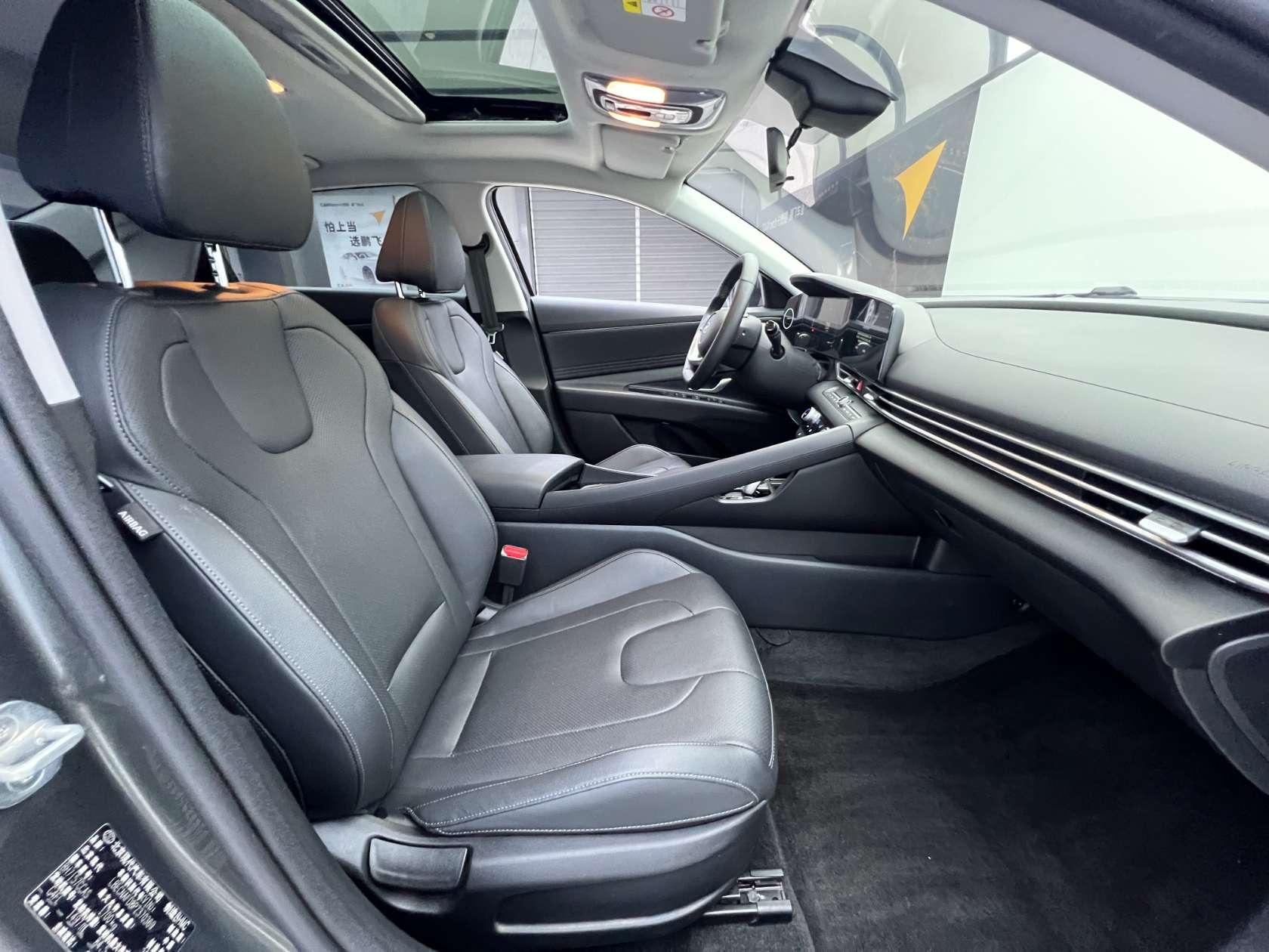 Hyundai Elantra 2023, фото 17
