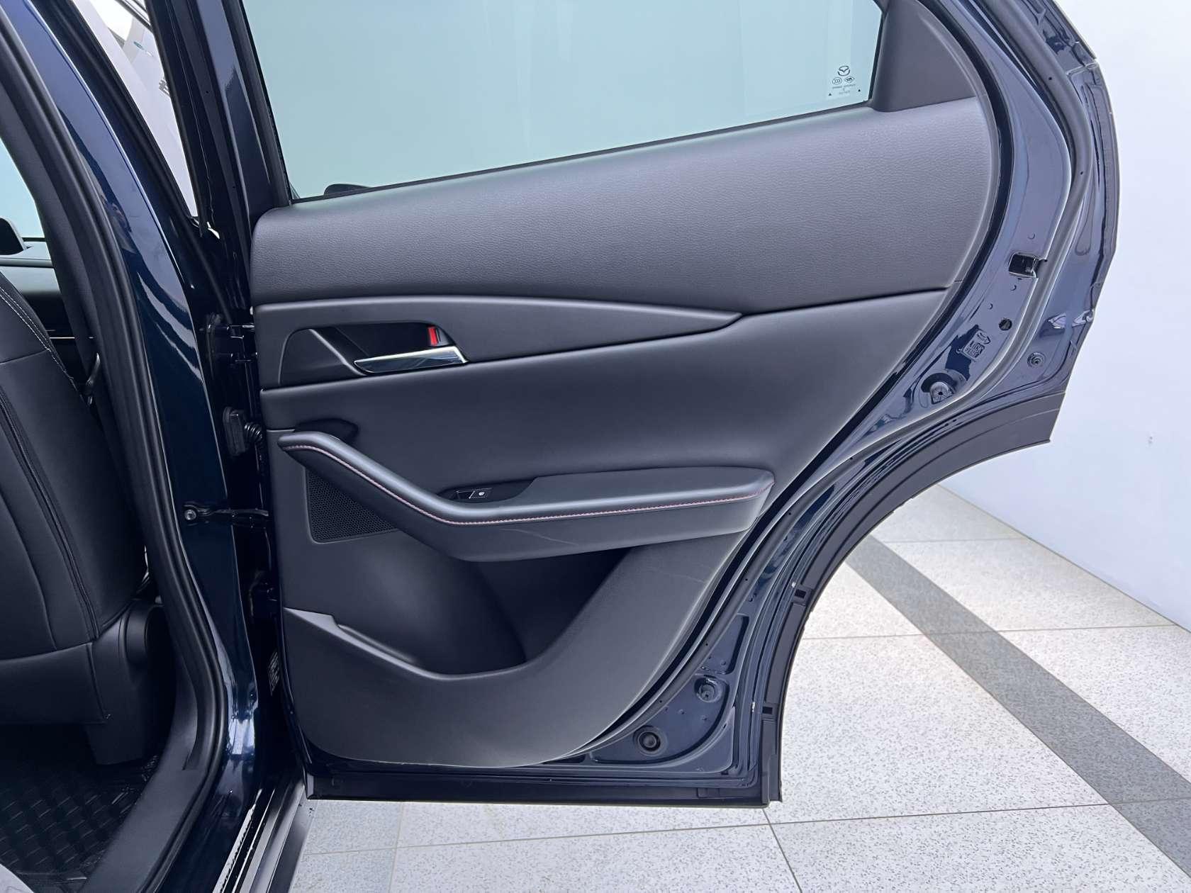 Mazda CX-30 2022, фото 15