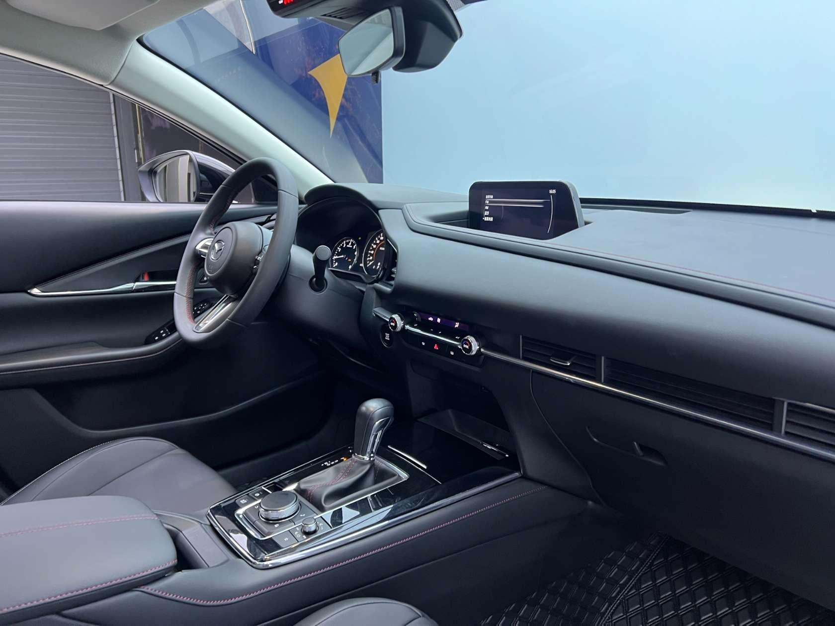 Mazda CX-30 2022, фото 17