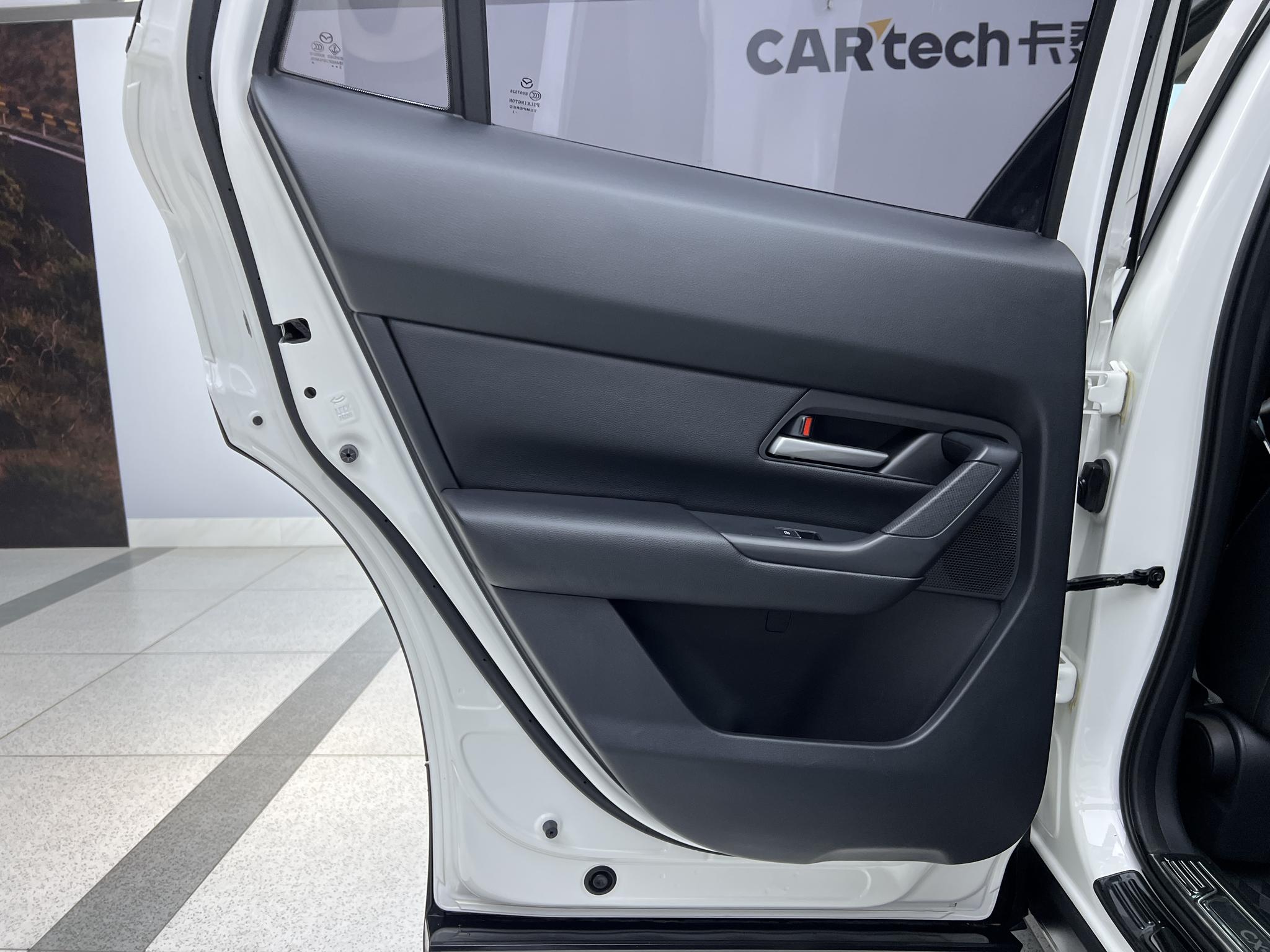 Mazda CX-50 2023, фото 14