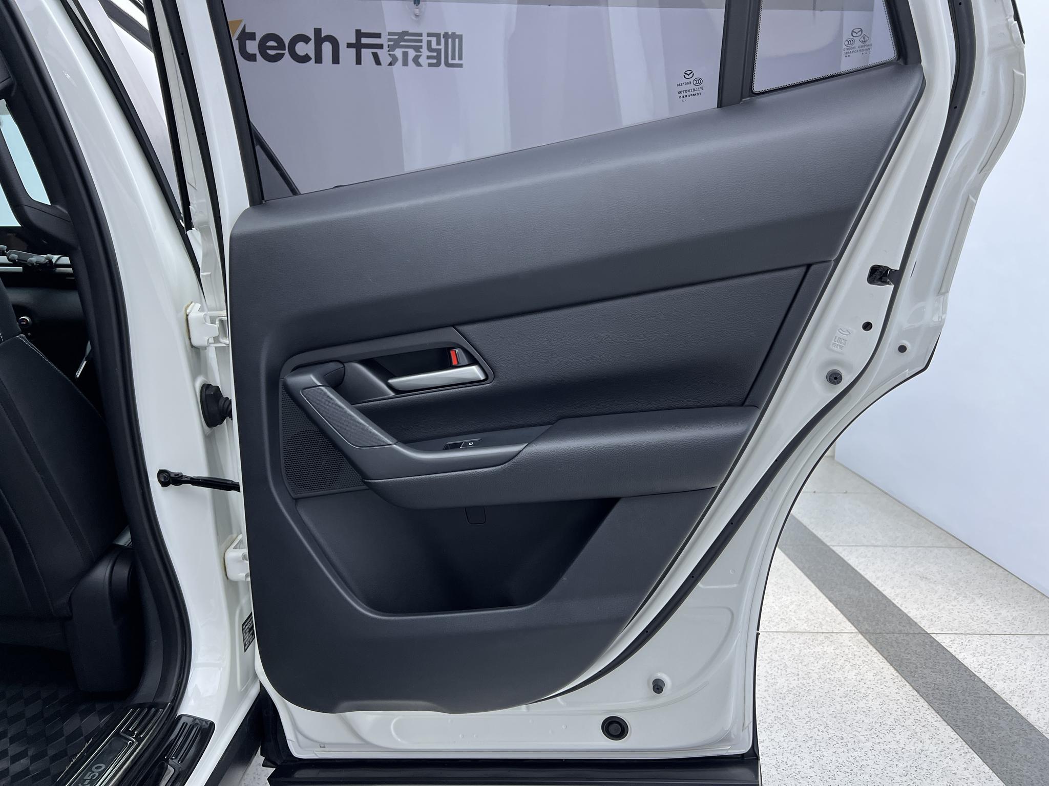 Mazda CX-50 2023, фото 16
