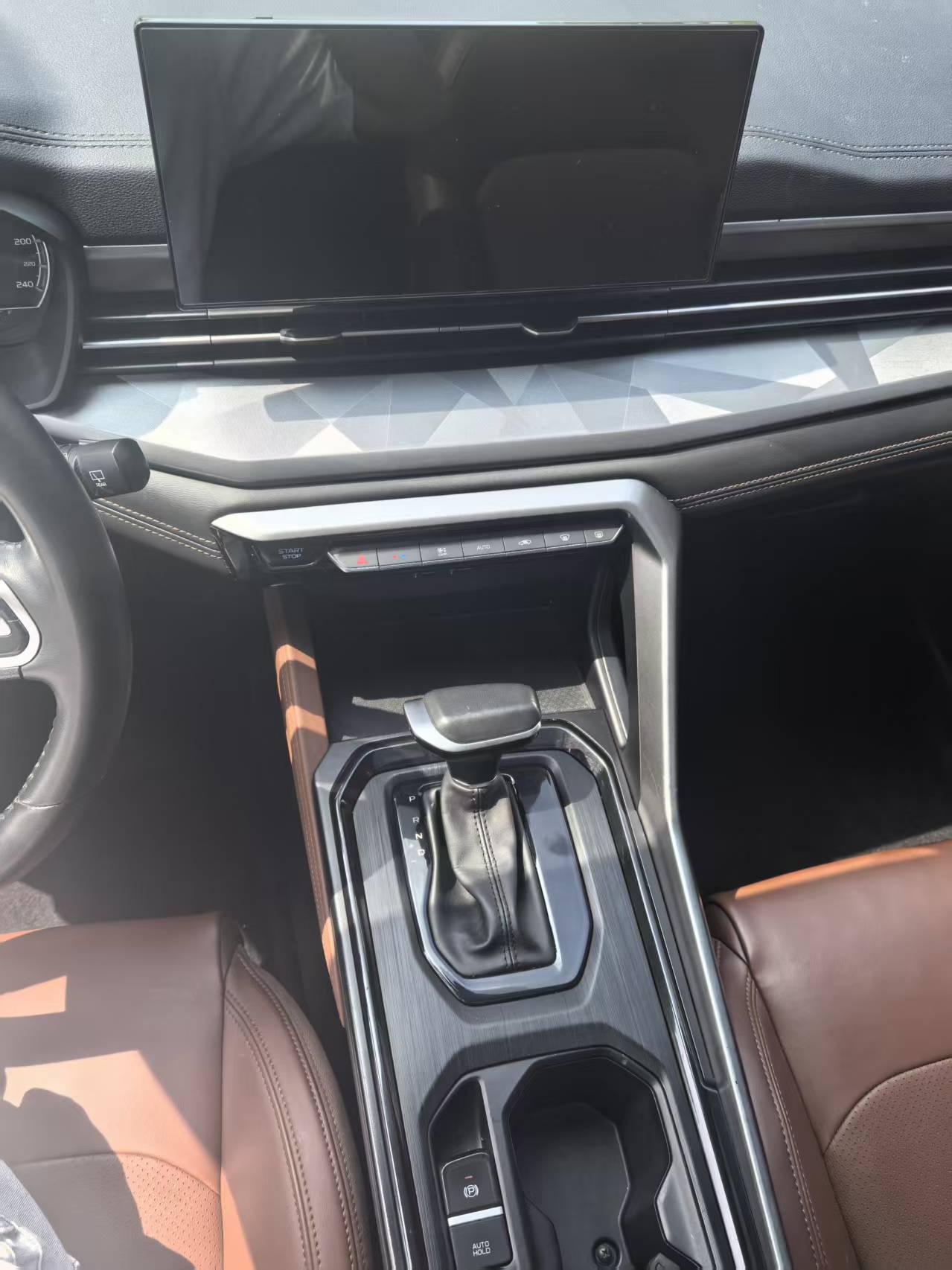 Geely Emgrand X6 2021, фото 16