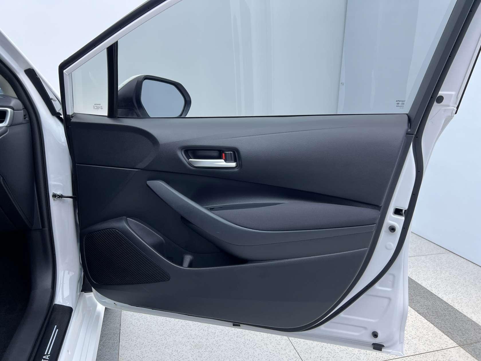 Toyota Corolla 2021, фото 17