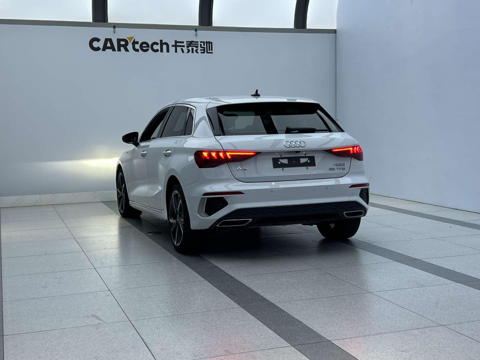 Audi A3 2022, фото 2